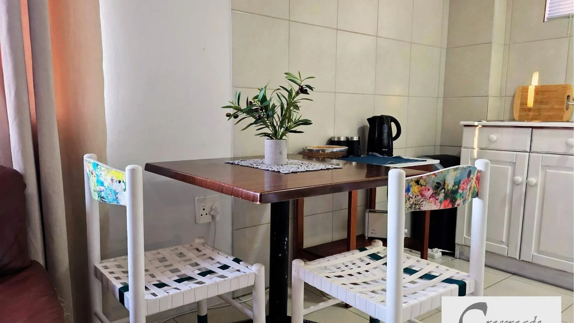 Crossroads Guestrooms Gordonʼs Bay 0*,  Νότια Αφρική